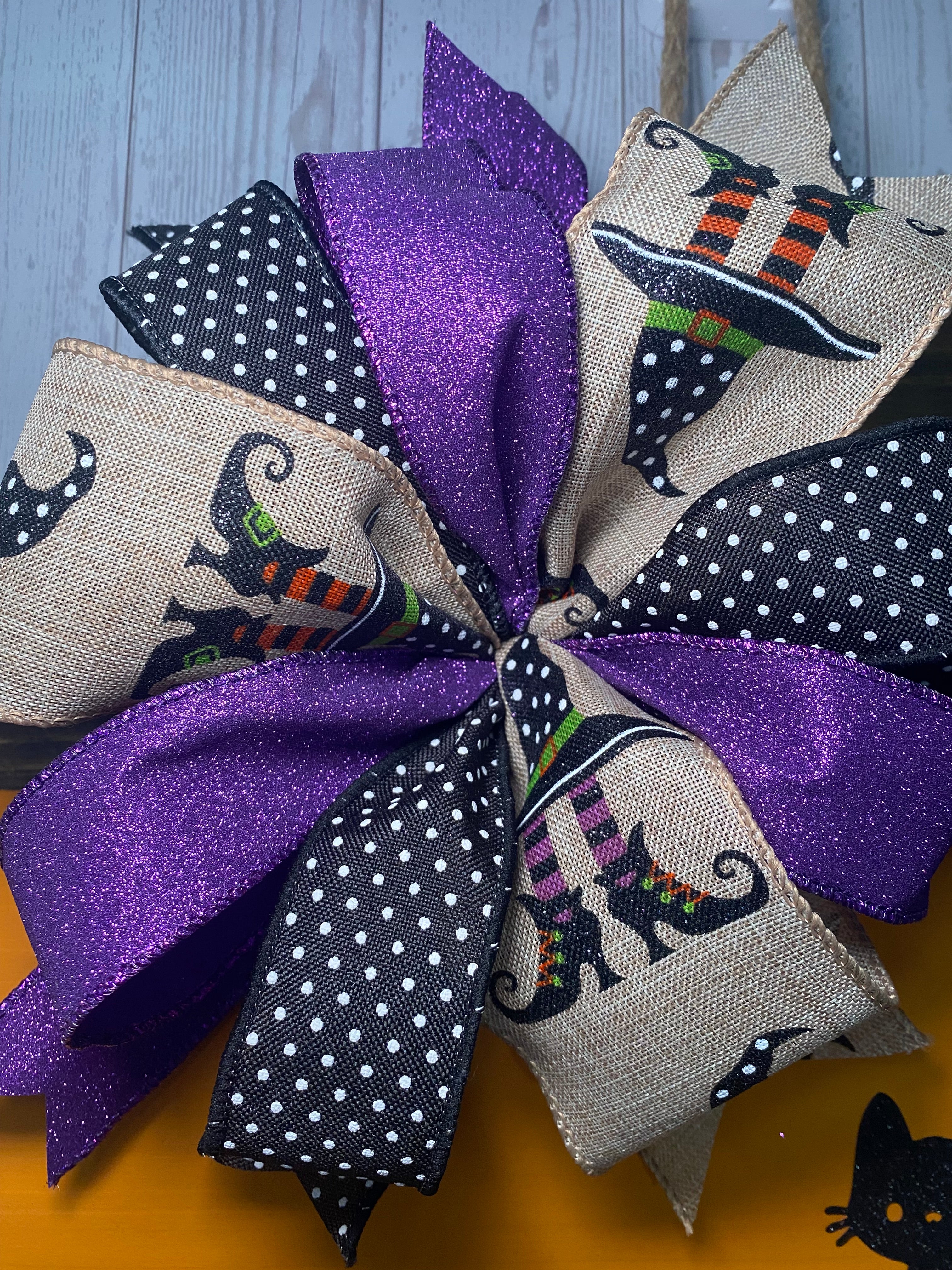 sup, Witches 18" Door Hanger